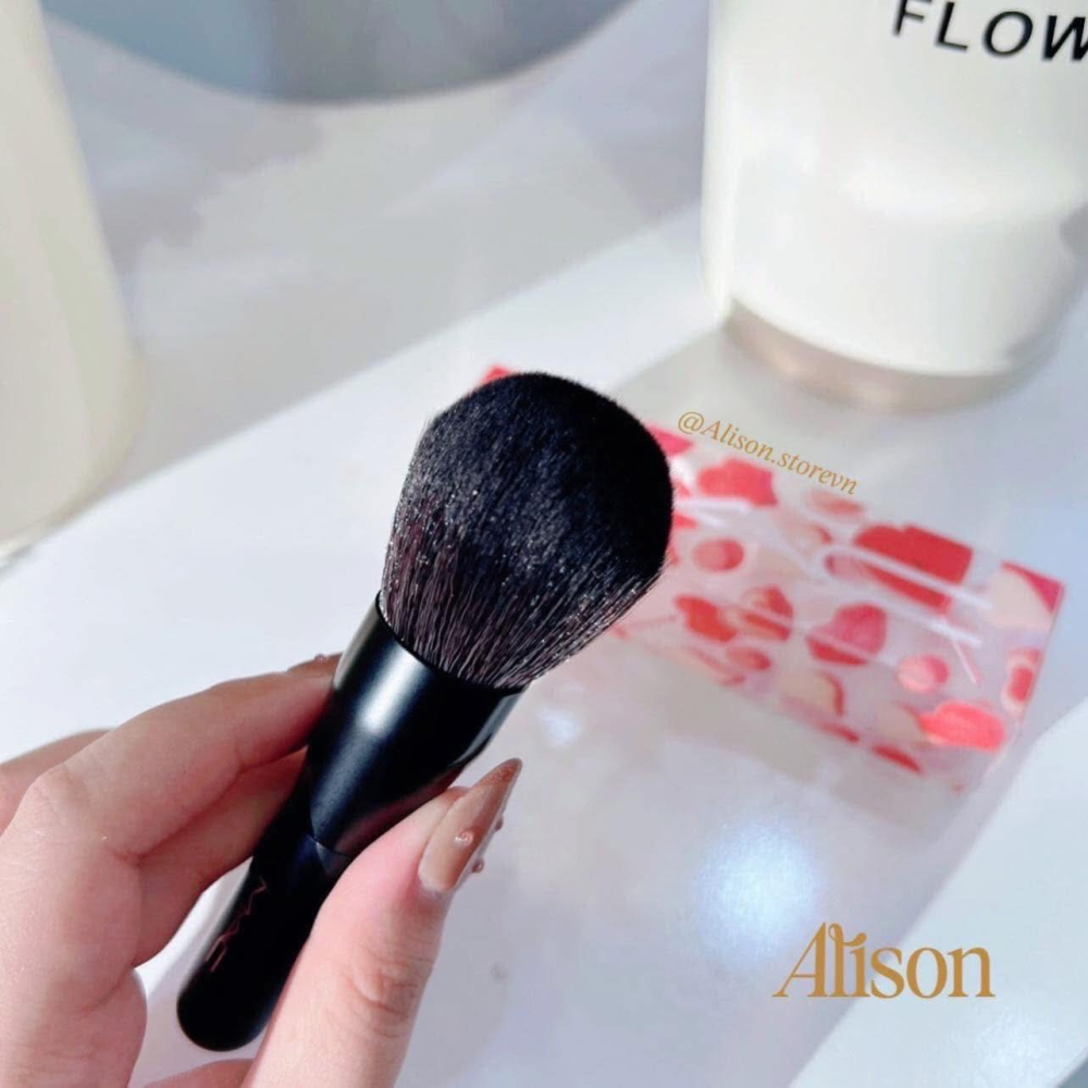 Cọ Trang Điểm Phấn Phủ MAC Luxury Powder Brush